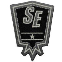 IRON ON PATCH SQUARE BIG "SE"